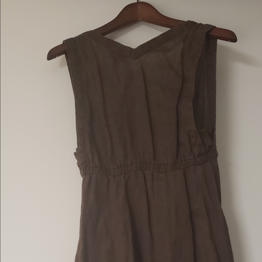Dress. - Picture 2 of 4